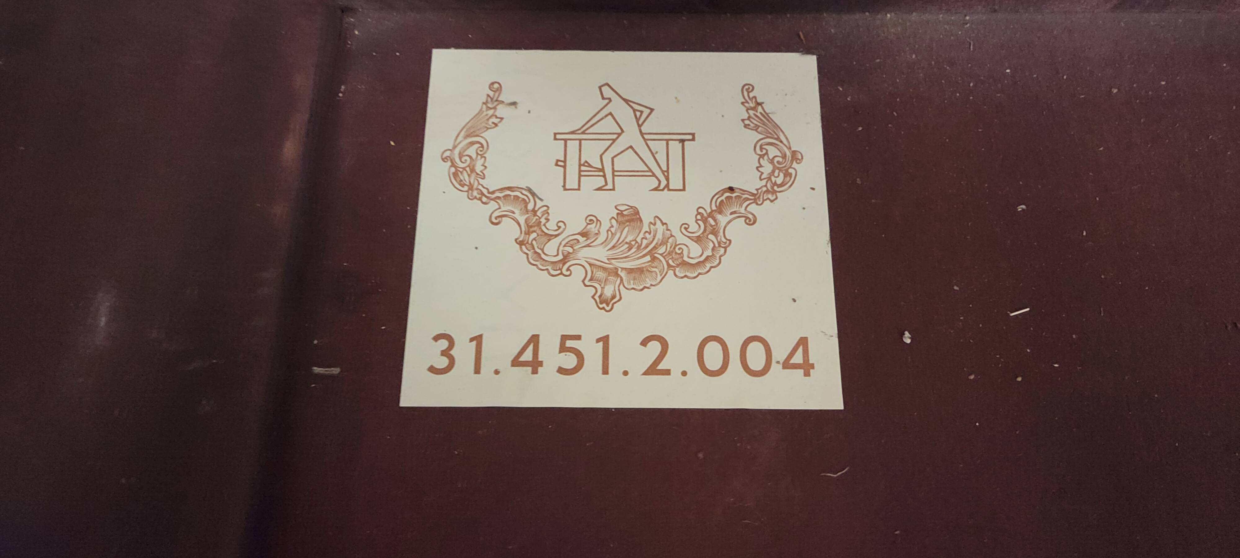 Lady's jump seat commode, curved, Louis XV style made of precious wood.