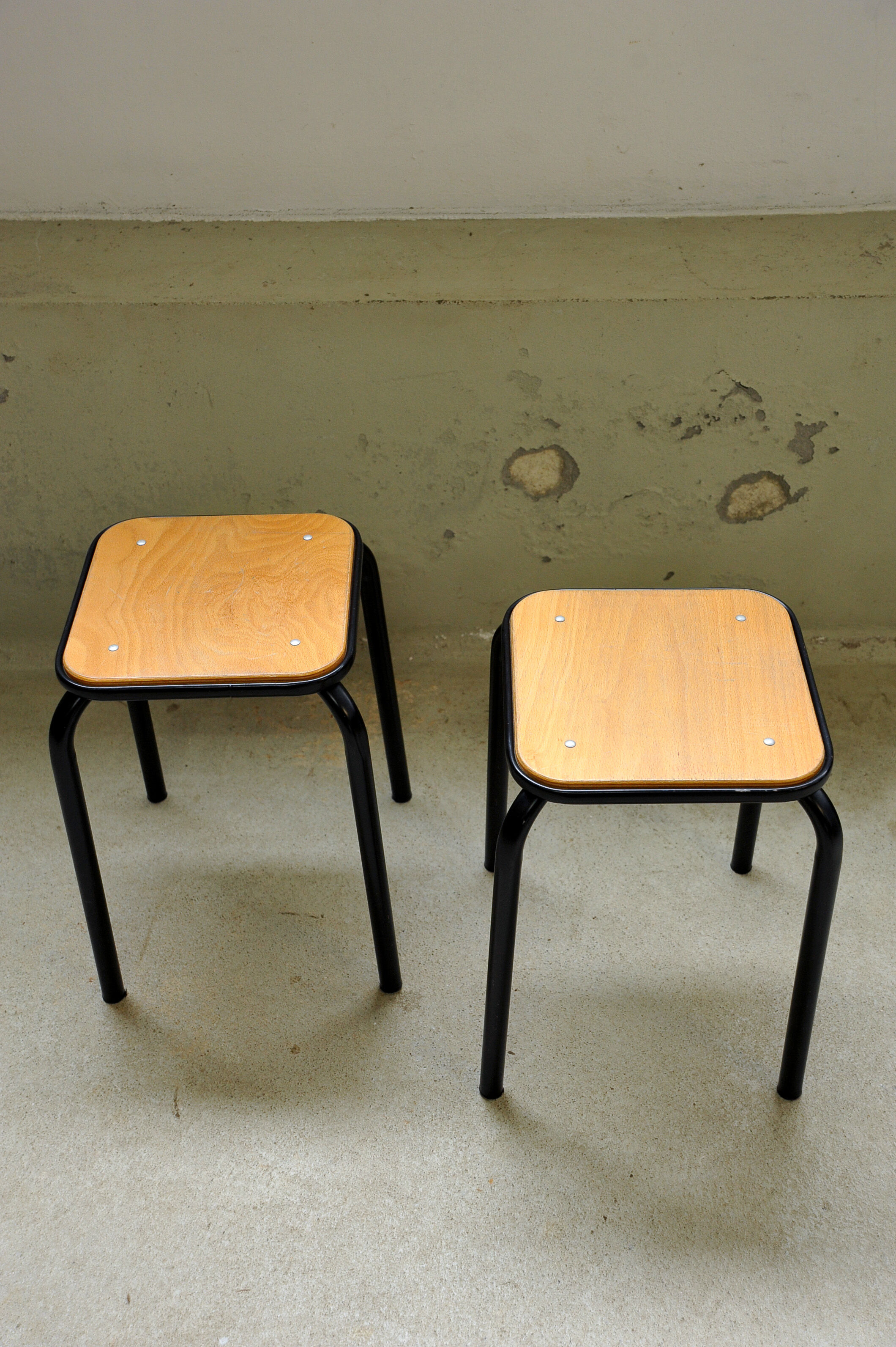 Pair of vintage industrial stools - 70s