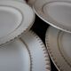 Ensemble de 6 assiettes plates en porcelaine Frise dorée