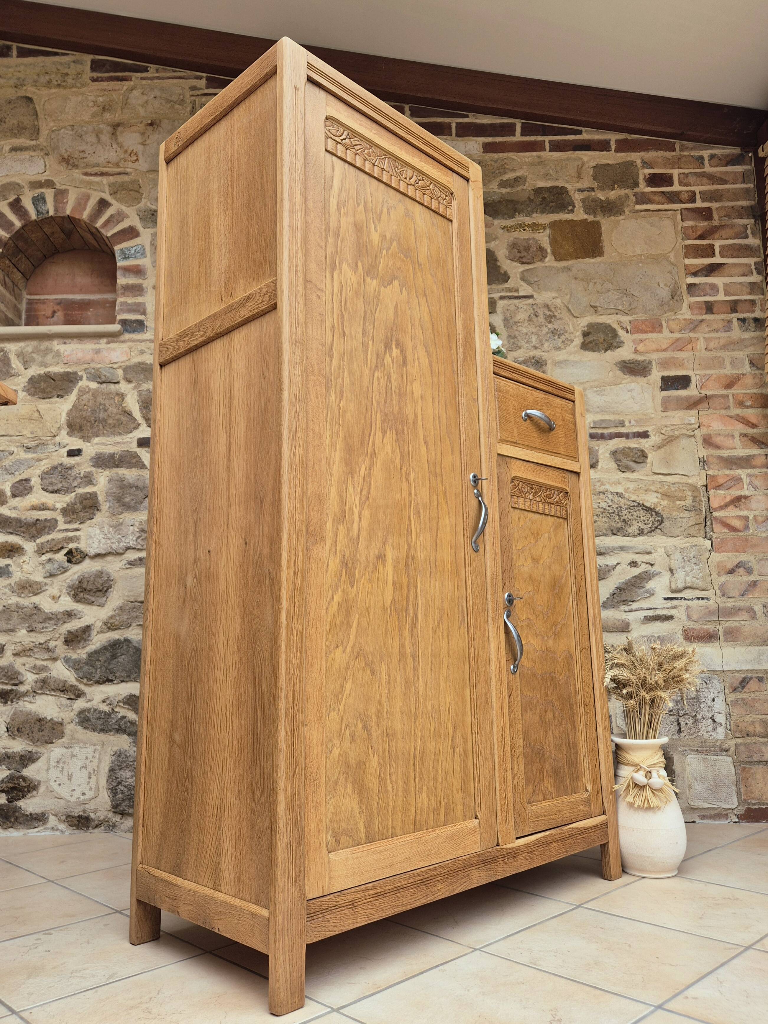 Armoire parisienne art déco
