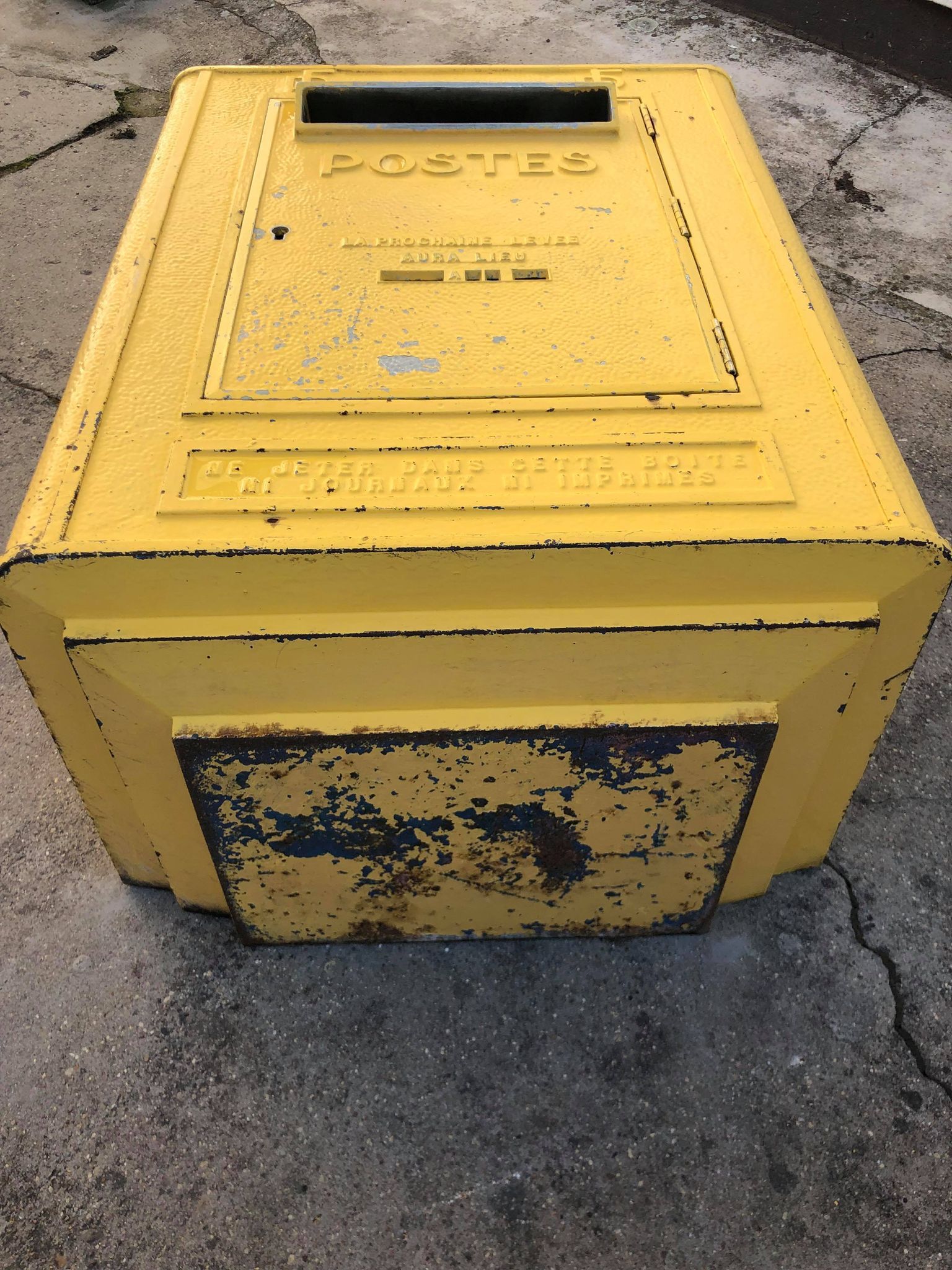 old large mailbox the post ptt dejoie / year 50 / height 82cm