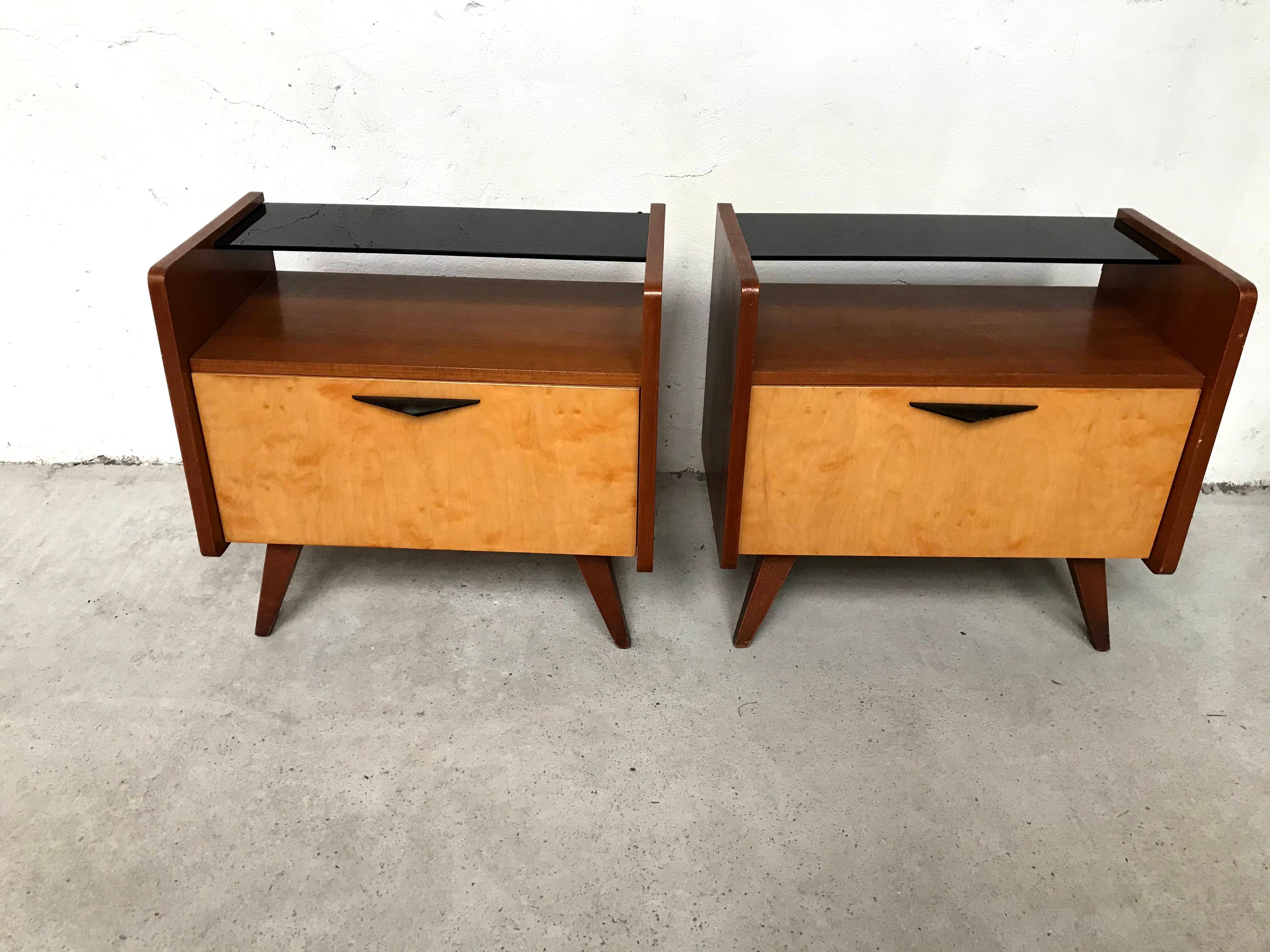 Chevets ou tables de nuit vintage années 60