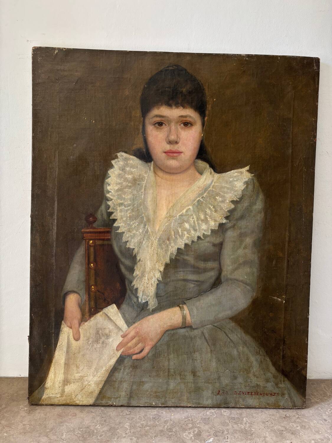 Portrait of a woman reading