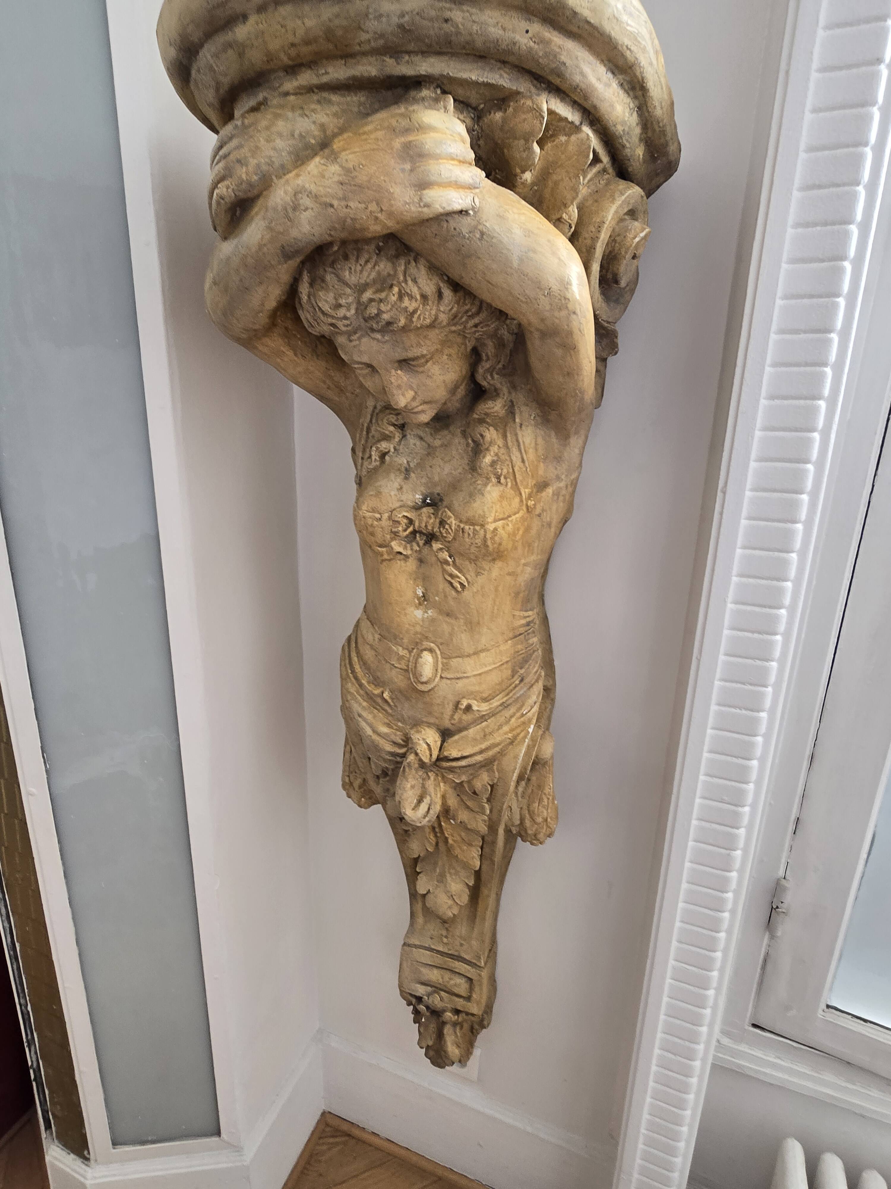 Cariatide en plâtre