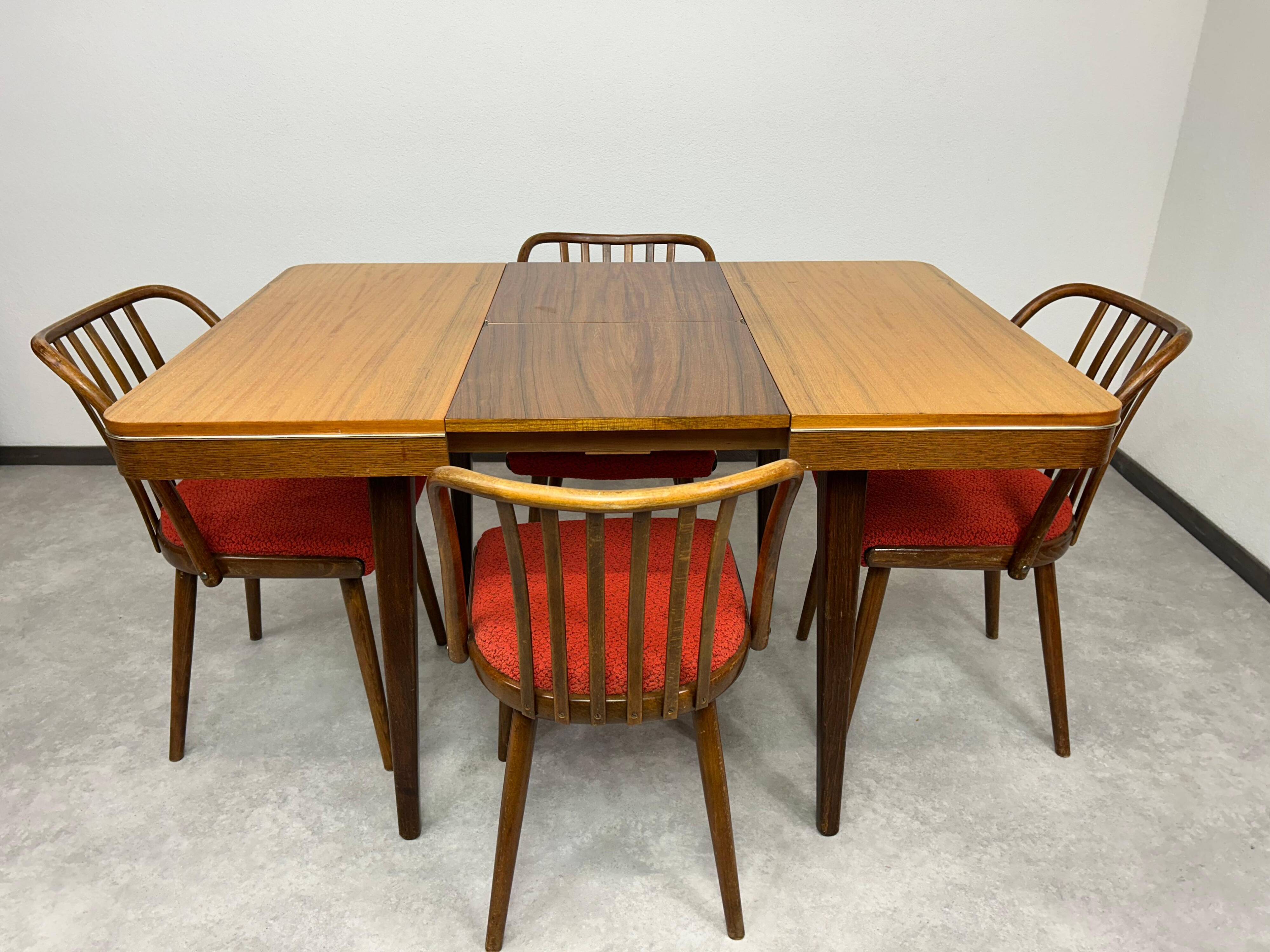 Set of 4 dining chairs by Antonín Šuman for TON