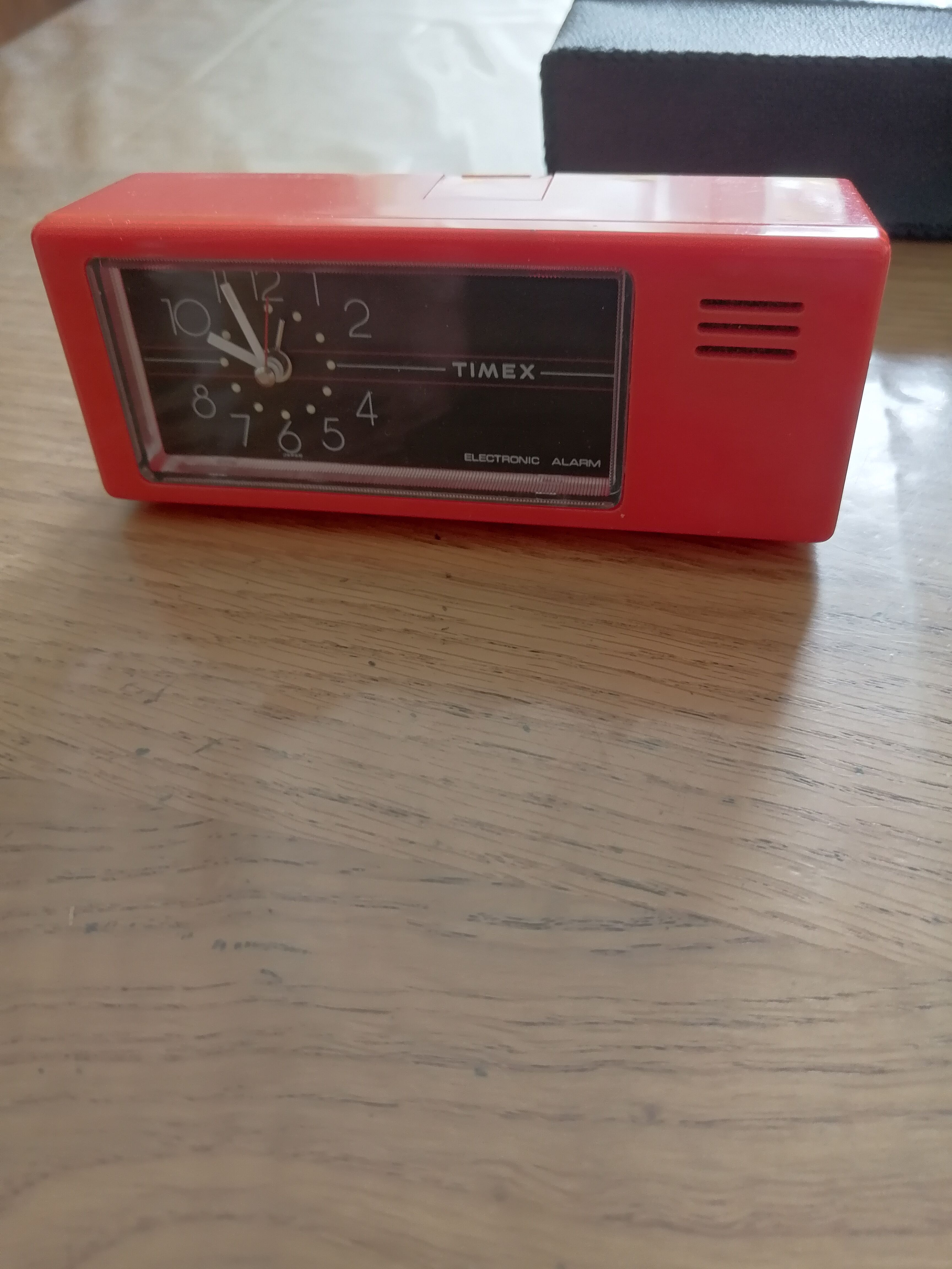 Reveil de voyage orange vintage electronic timex