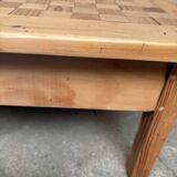 Table basse originale ancienne en bois blond doré