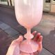 Verre a pied verre calice en opaline rose pâle