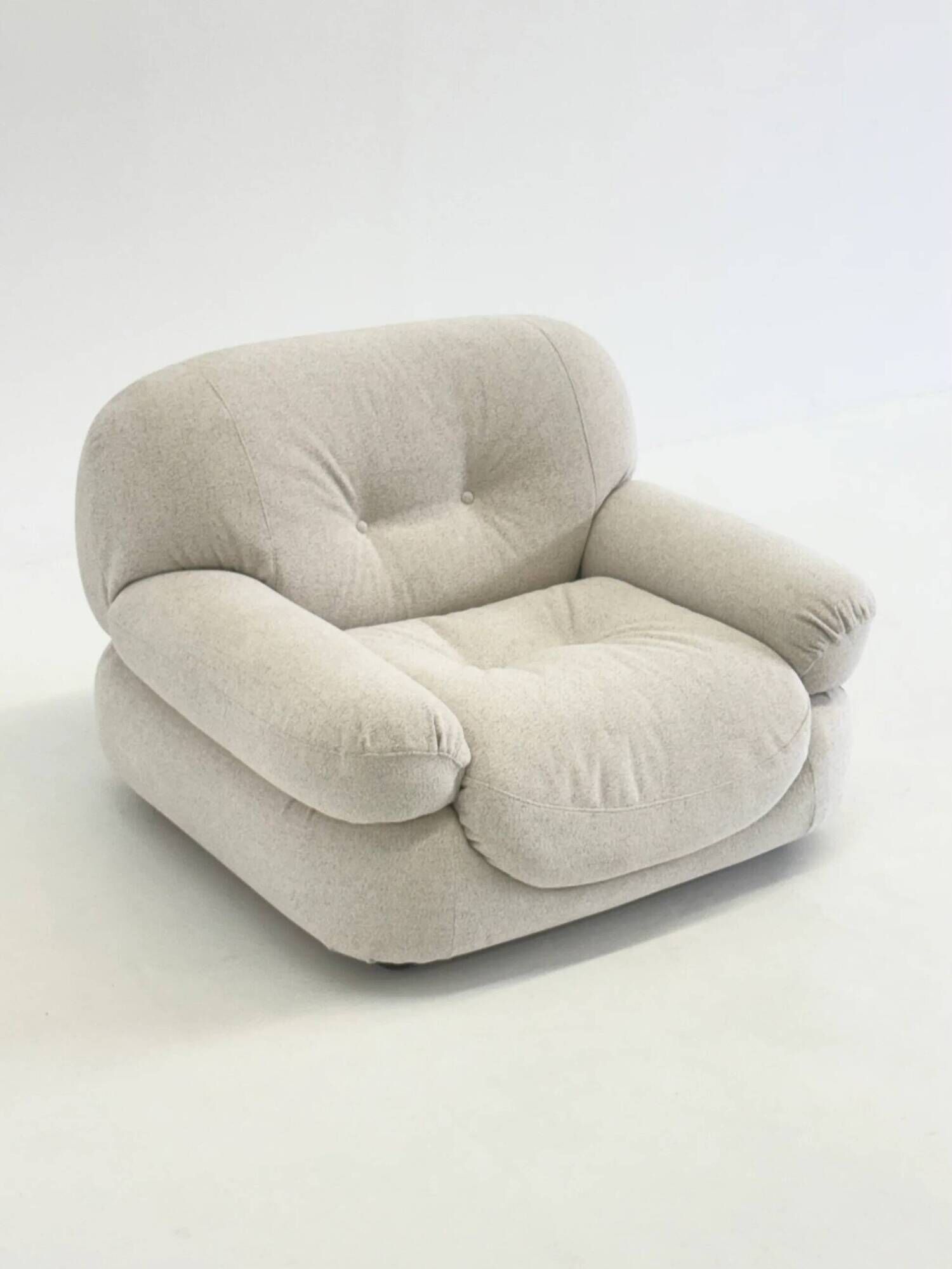 Sapporo armchair by Mario Marenco for Mobil Girgi in cream beige