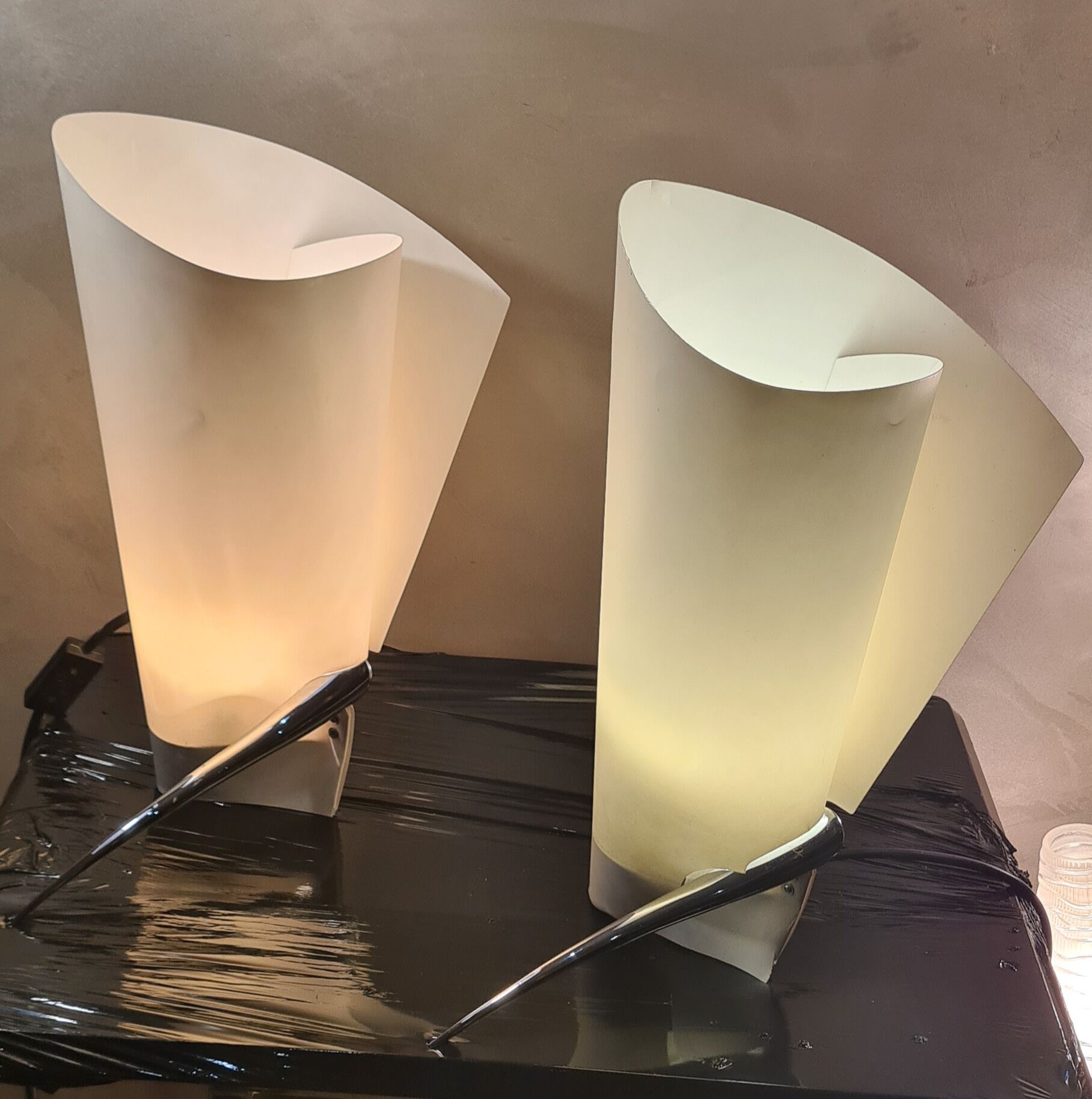 Pairs of deluxe lamps