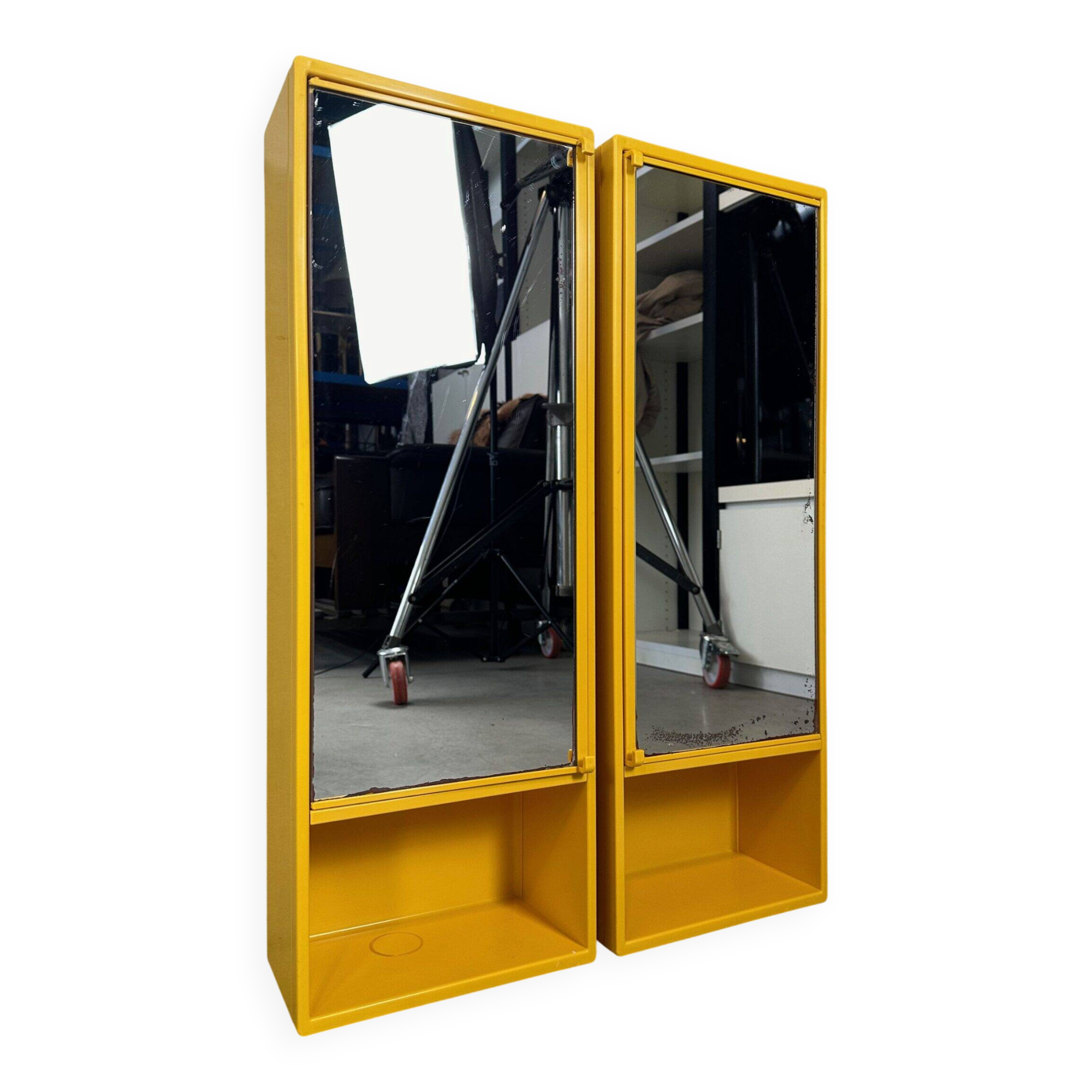 Vintage yellow medicine cabinet – olaf von bohr – gedy italy
