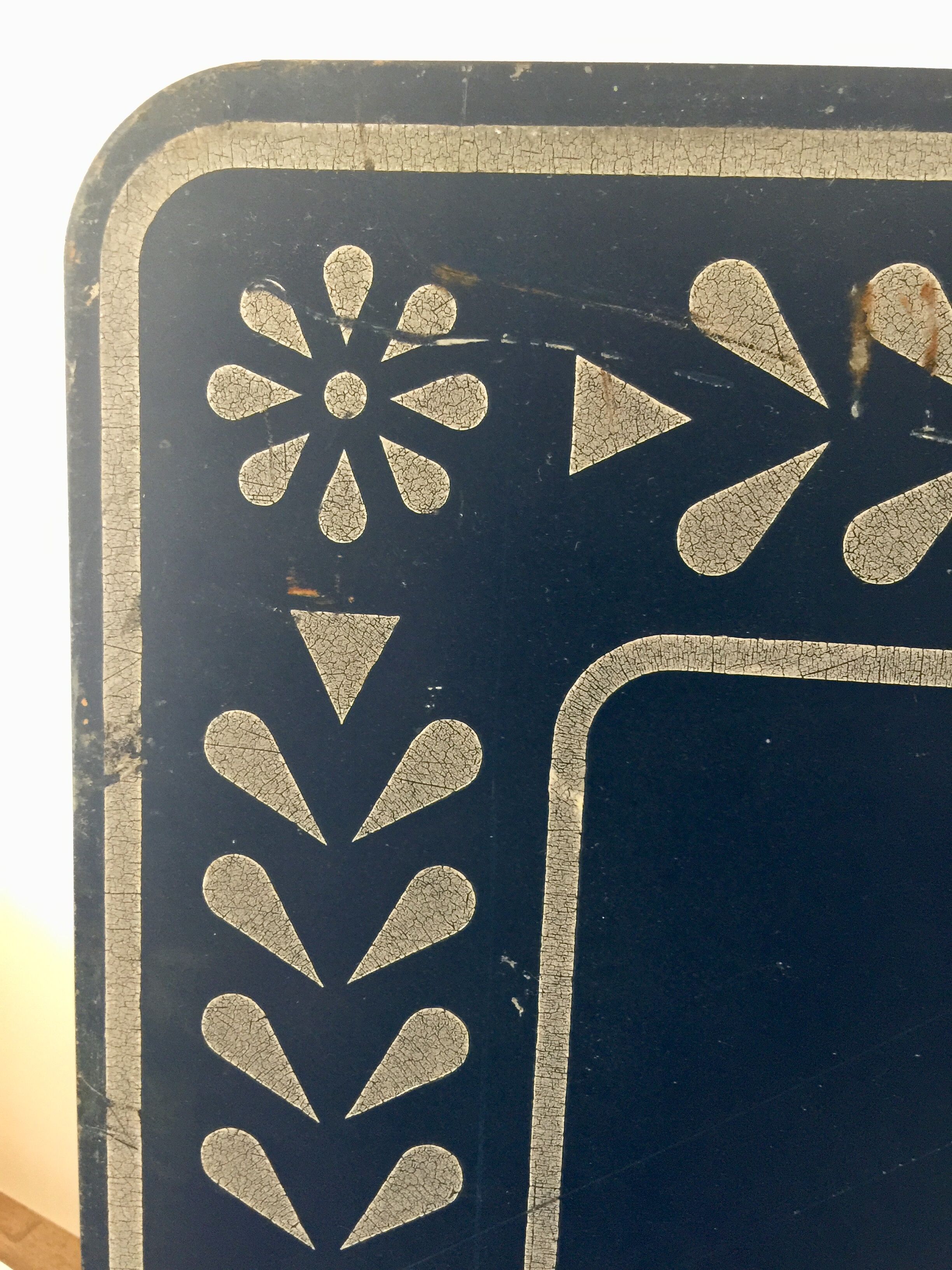 Two-sided iron plate Hotel and pottery