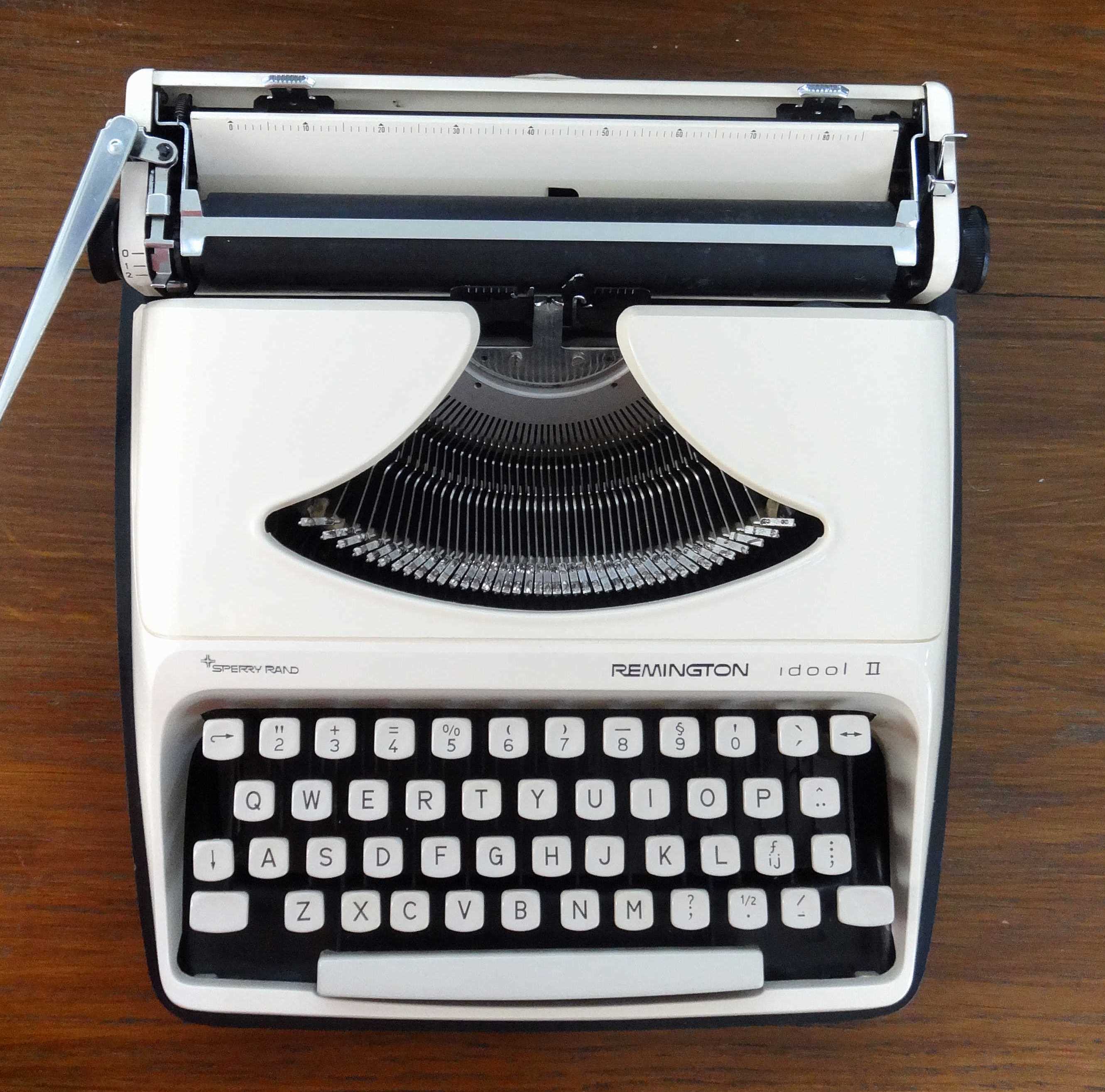 Typewriter Remington Sperry Rand model Idool II