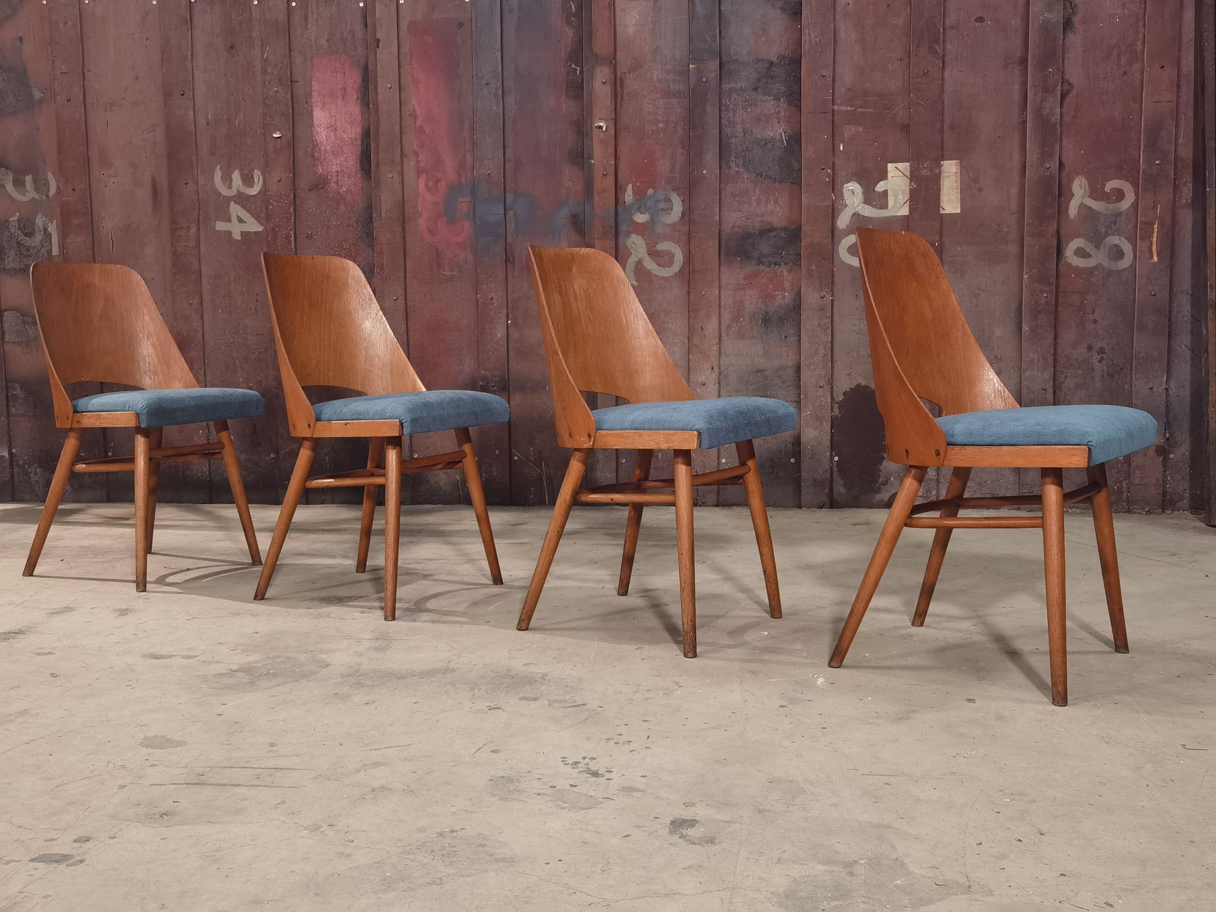Suite of 4 chairs 515 Oswald Haerdtl's  for Thonet