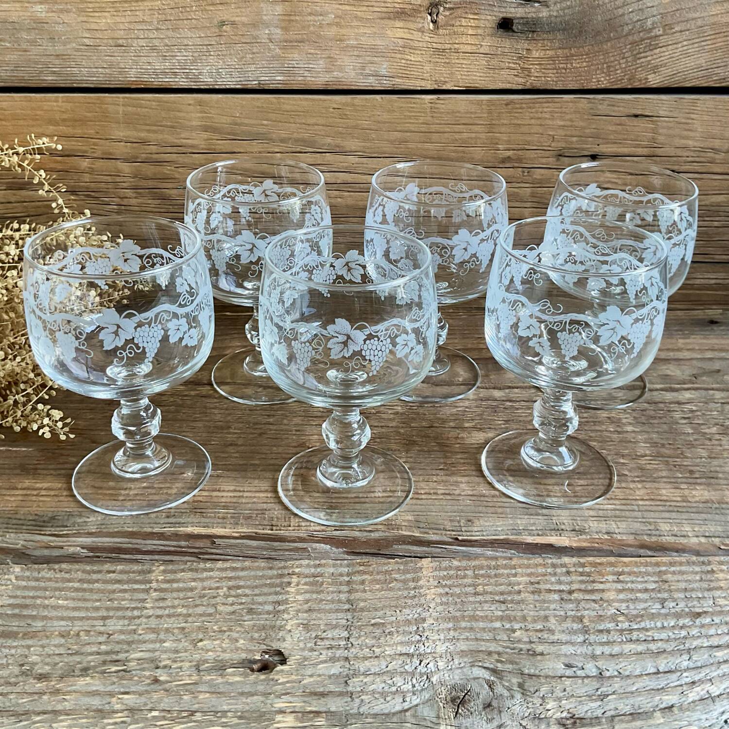 6 vintage luminarc glasses