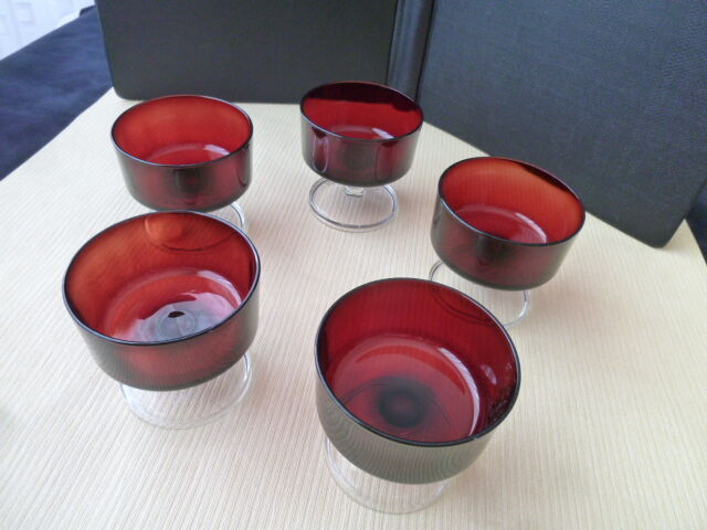 Set of 5 vintage cuts ruby color BP