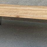 Table basse en bois avec pieds épingles
