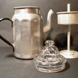 Cafetière aluminium ancienne à cabochon de verre