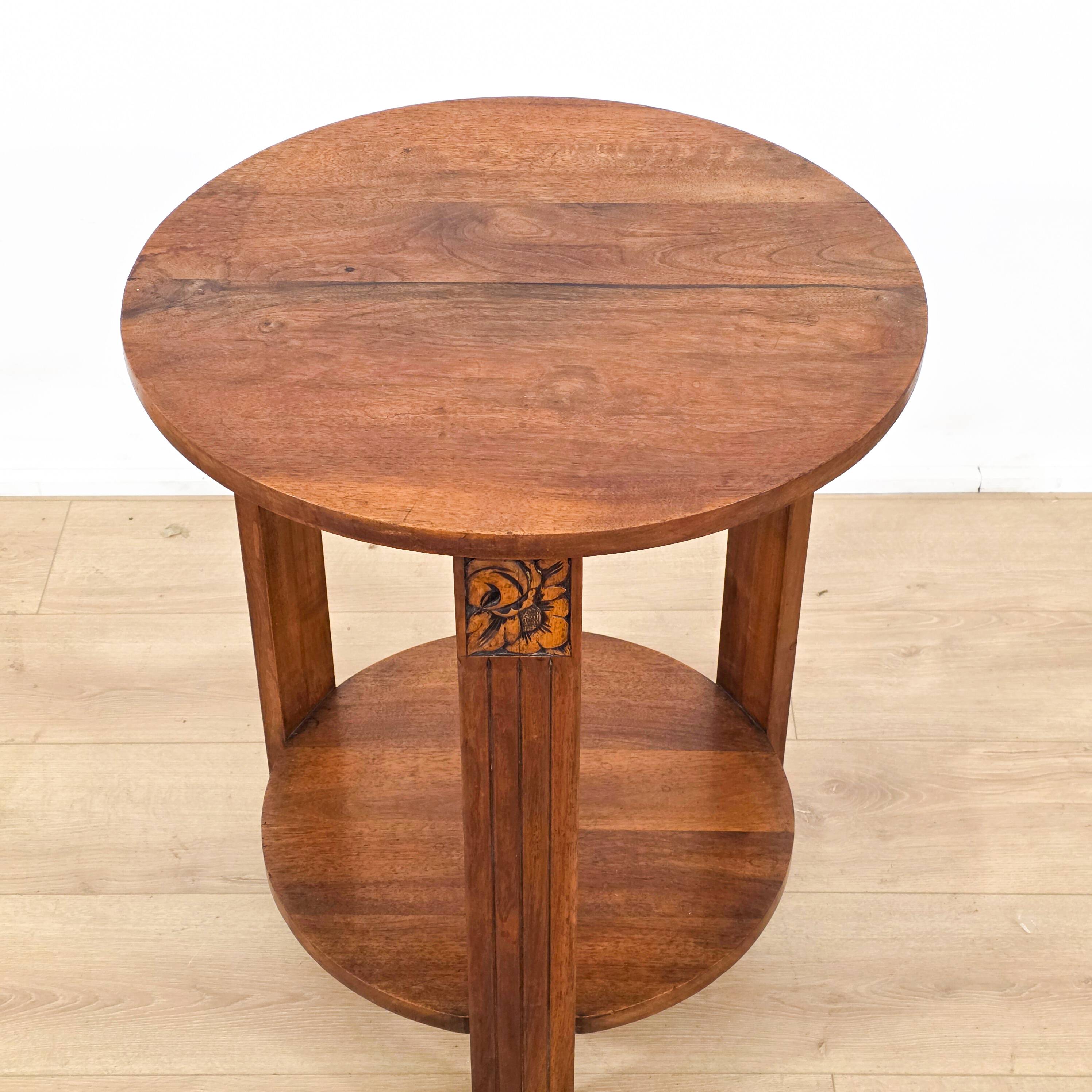 Side table / accent table in carved wood – Art Deco 1930