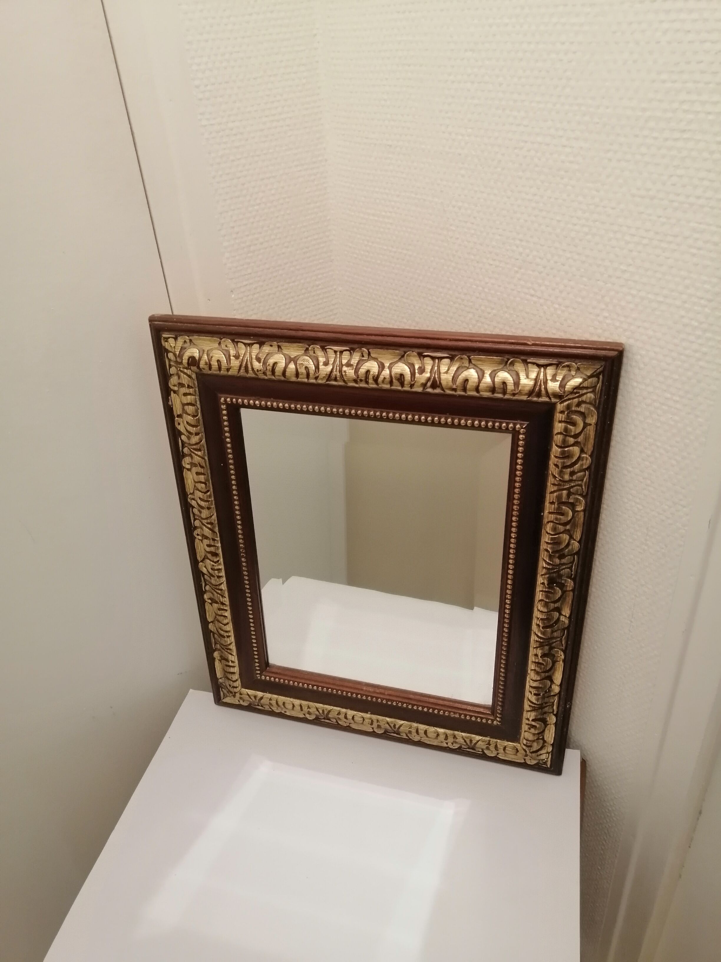 Decorative wall mirror style, 43x37 cm