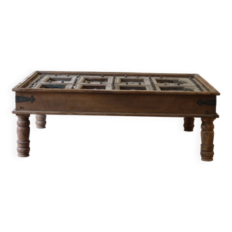 Table basse vieux plateau indien