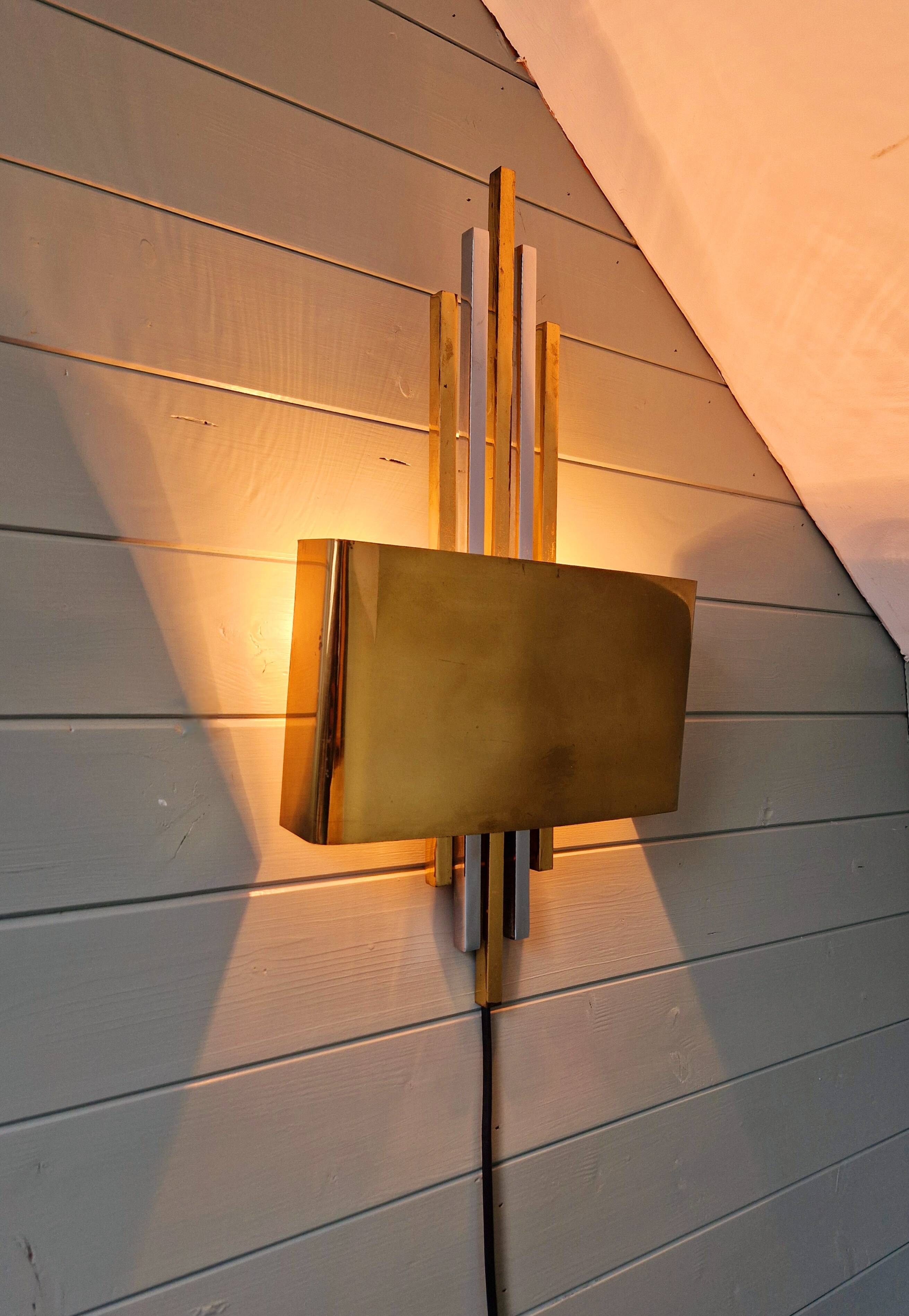 Large brass wall sconce, Hollywood Regency style, 1970s