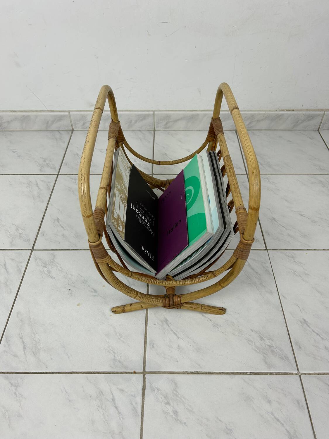 Porte-revues vintage en bambou