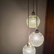 Suspension cascade three globes in cut glass vintage and pink wire