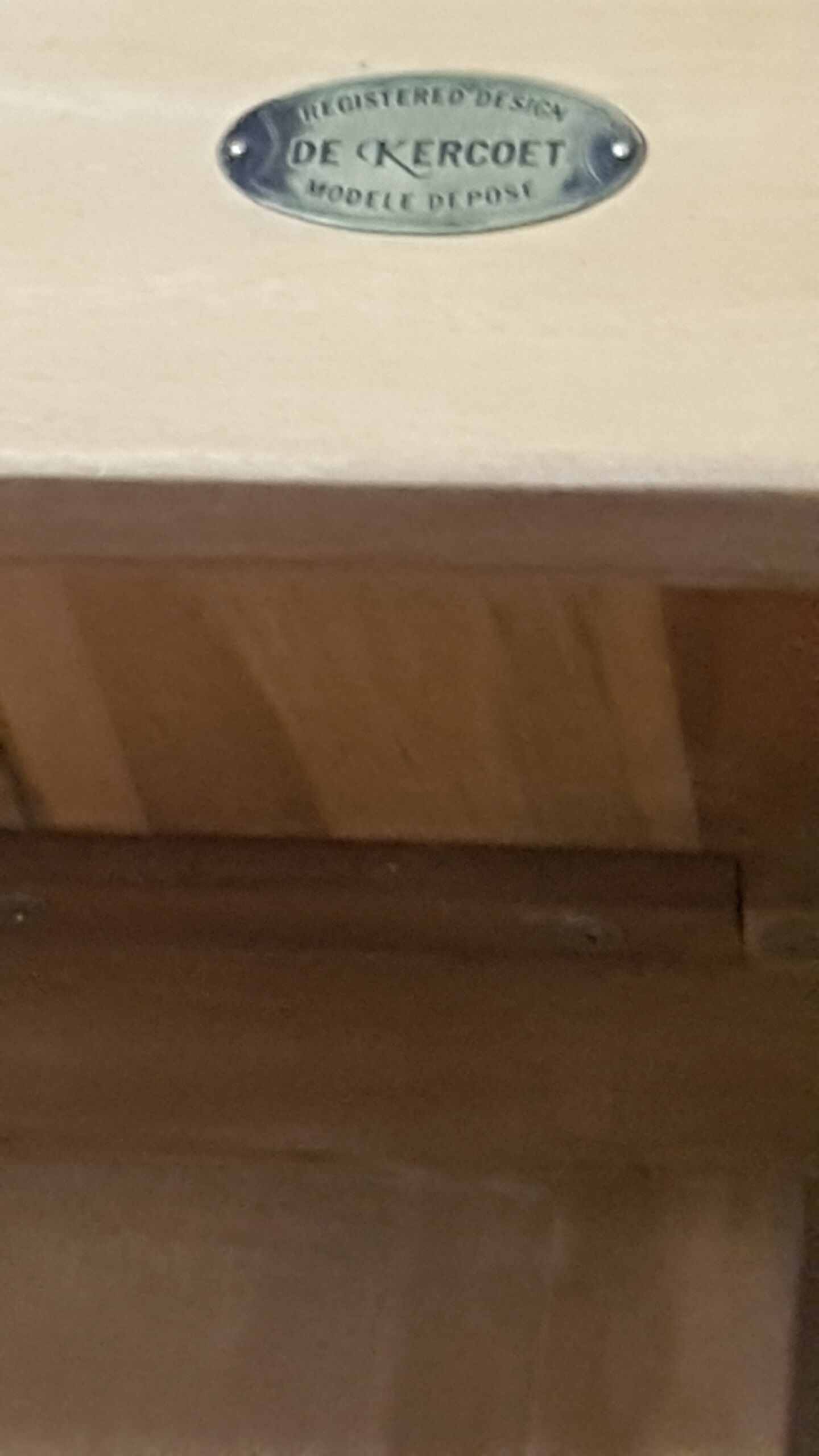 Raw acacia storage unit