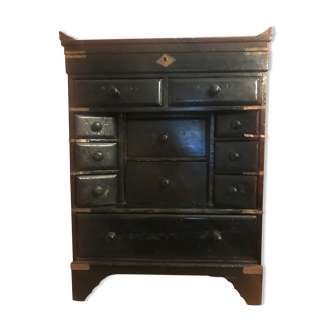 Jewelry box