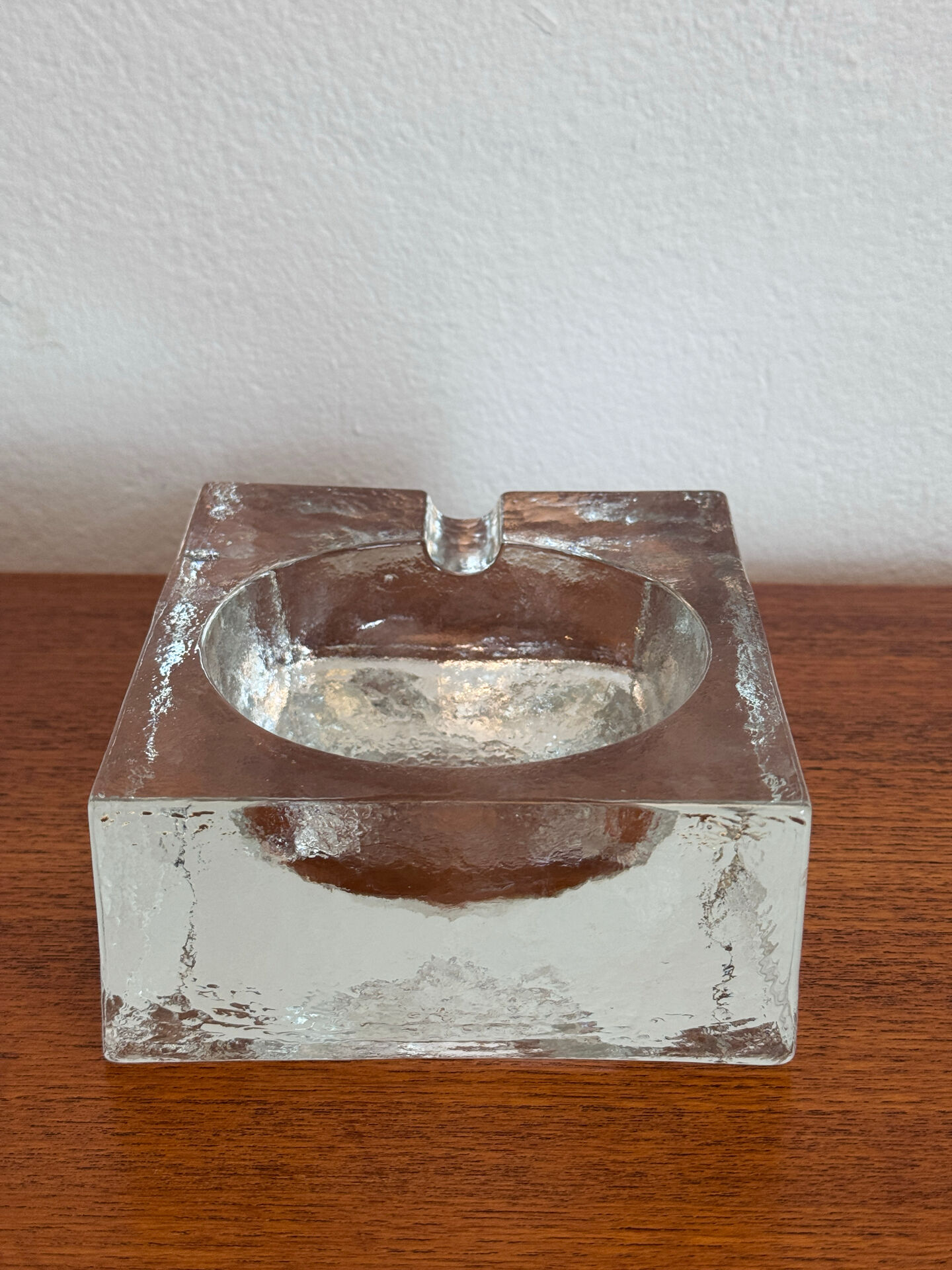 Vintage Brutalist schaal / asbak ijsglas
