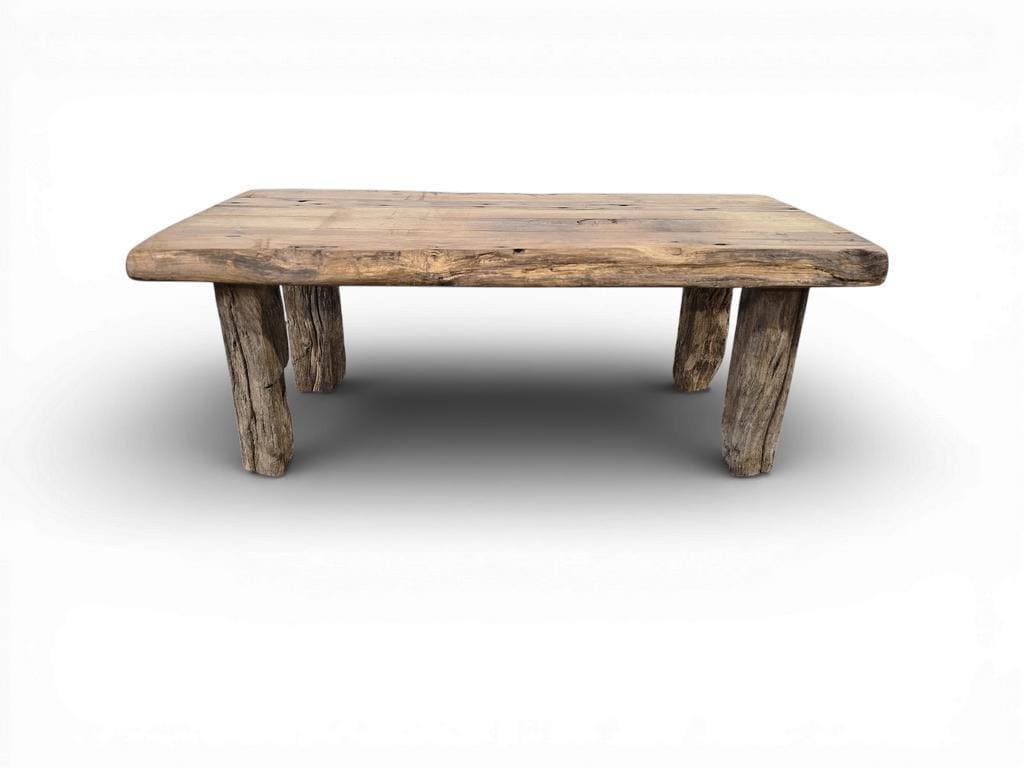 Vintage coffee table in sturdy wood / coffee table