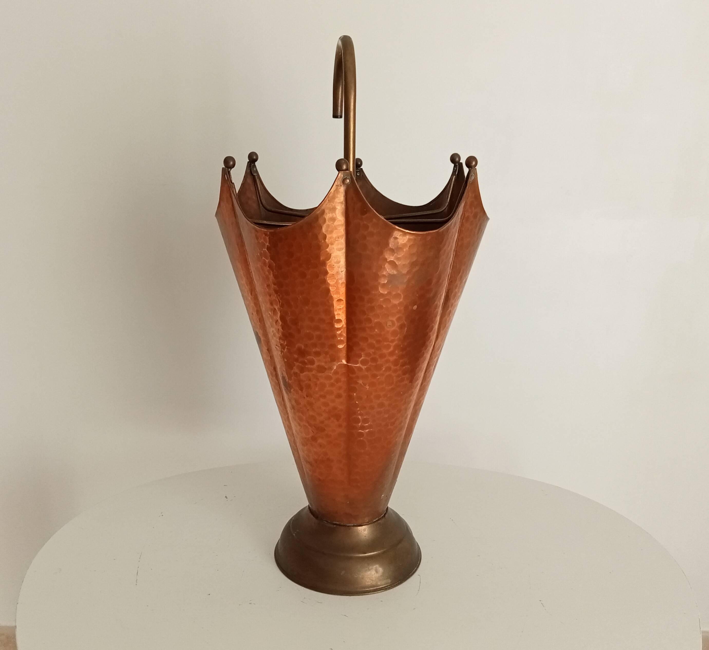 Vintage umbrella stand in Hollywood Regency style from the 1960s.