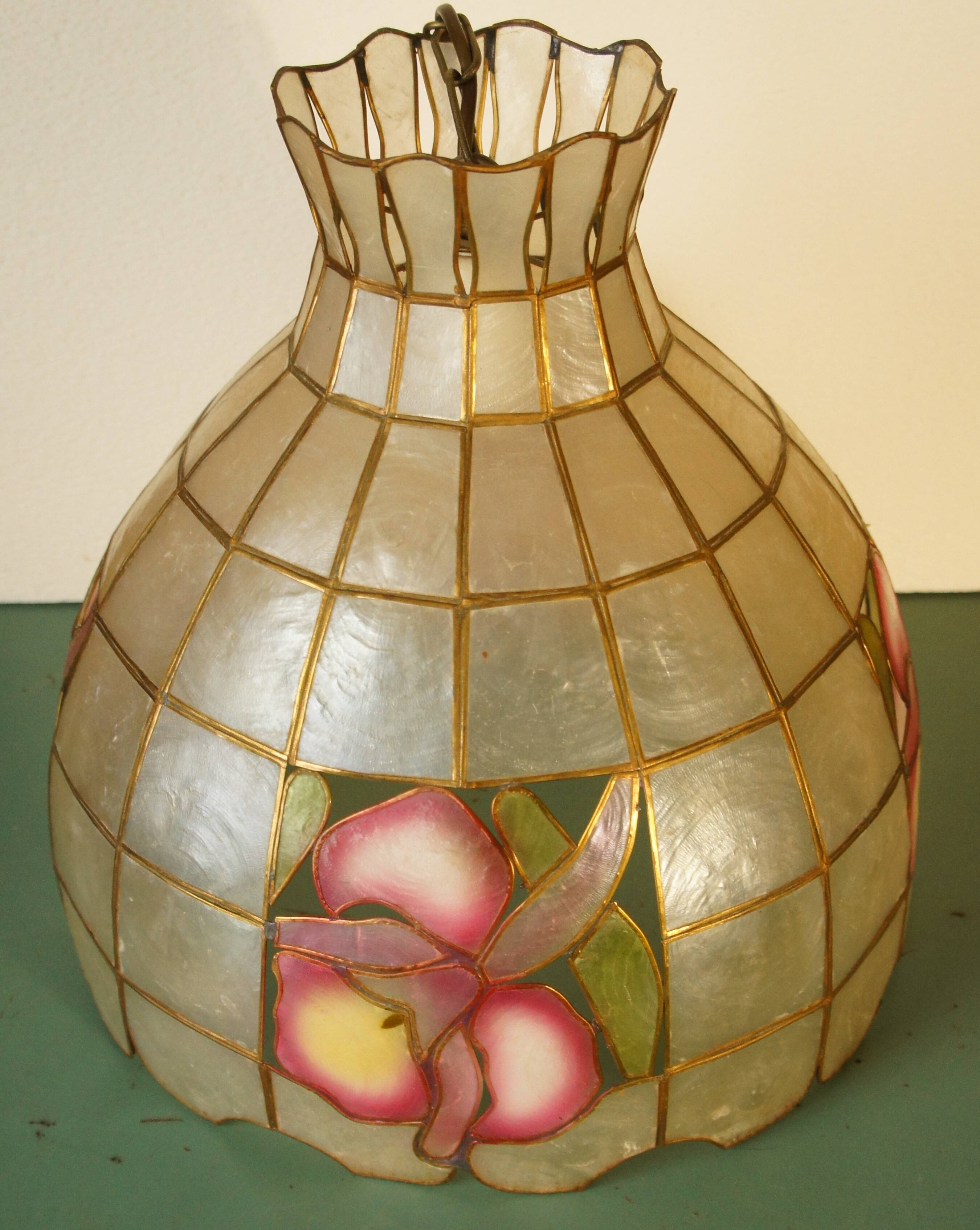 Mother-of-pearl suspension from Capiz & brass
