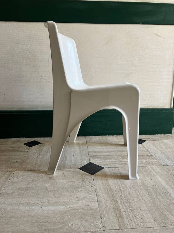 Chaise monobloc design Gilac 1970