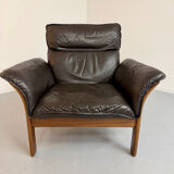 Vintage 70s Dreipunkt Scala design armchair in black leather and teak.
