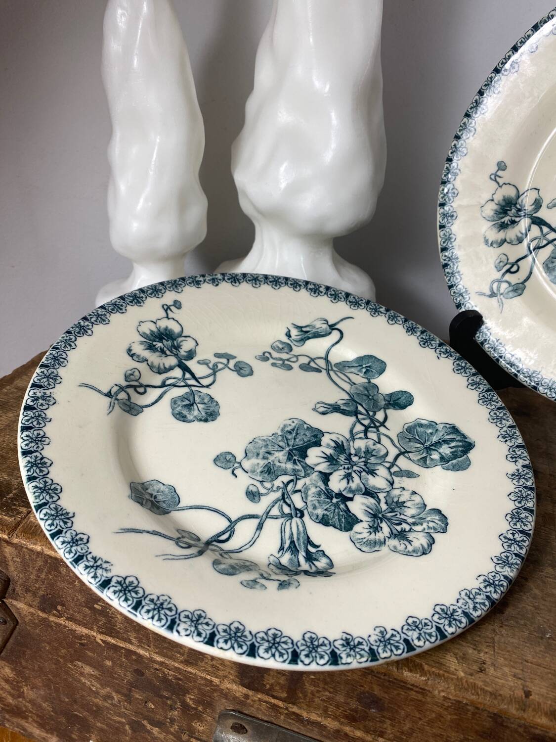 Giens Iron Earth Plates