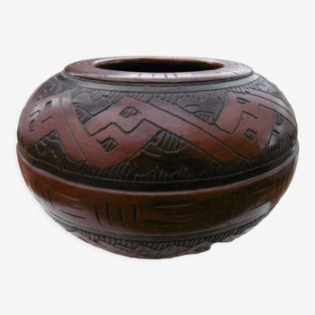 Decorated terracotta vase