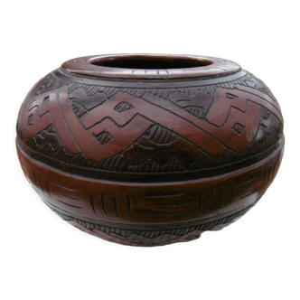 Decorated terracotta vase