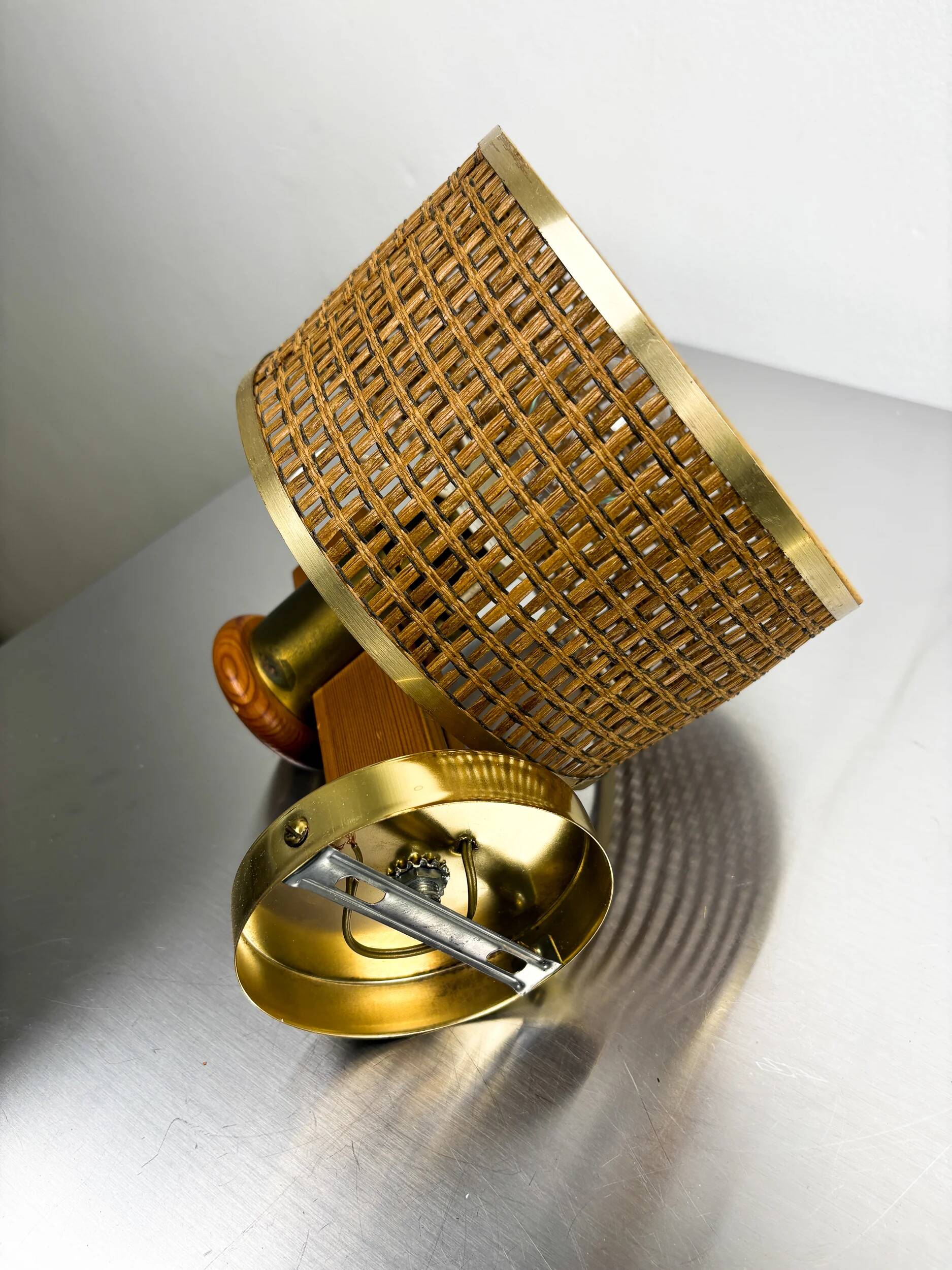 Vintage rattan & wood wall sconce, Italy, 1970s