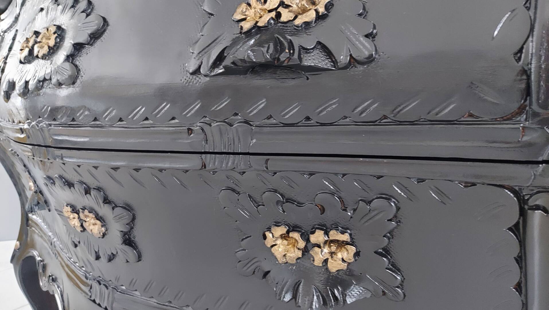 Louis xv style tomb chest of drawers