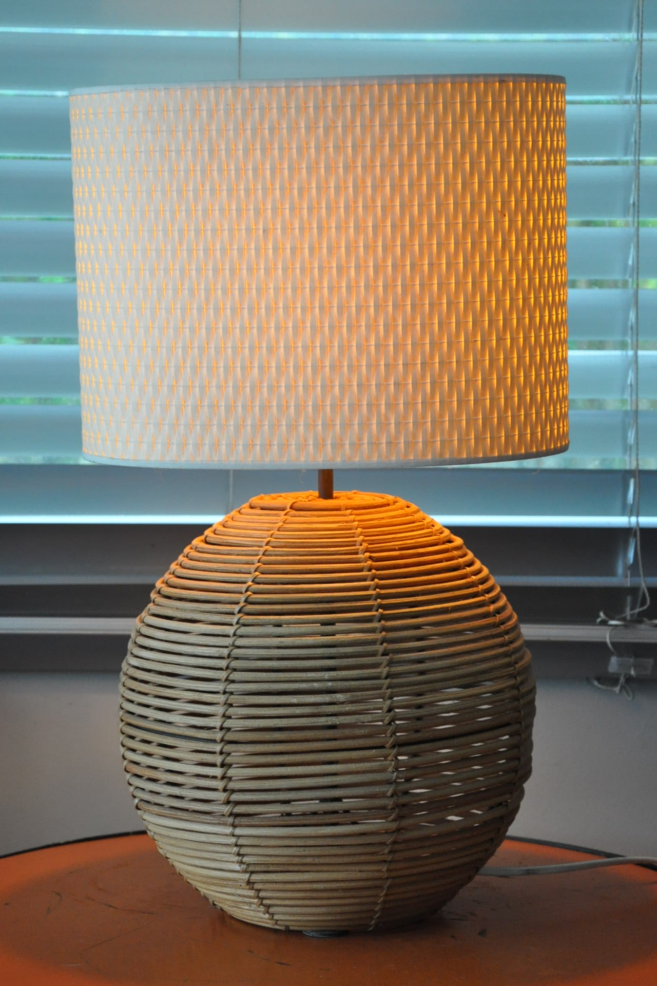 Rattan ball lamp foot