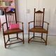 Paire de fauteuils anciens de style gothique