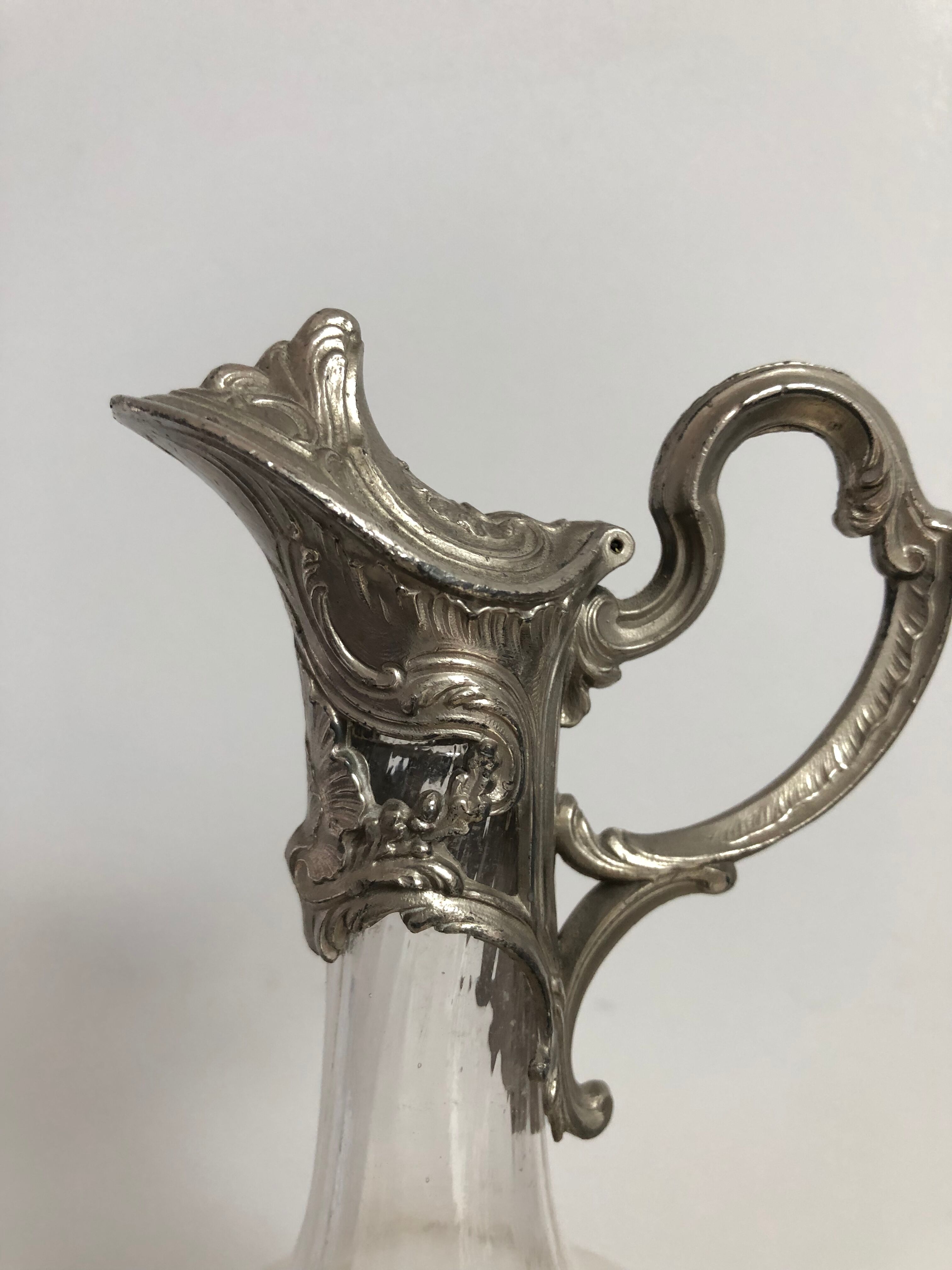 Ewer glass and silver metal