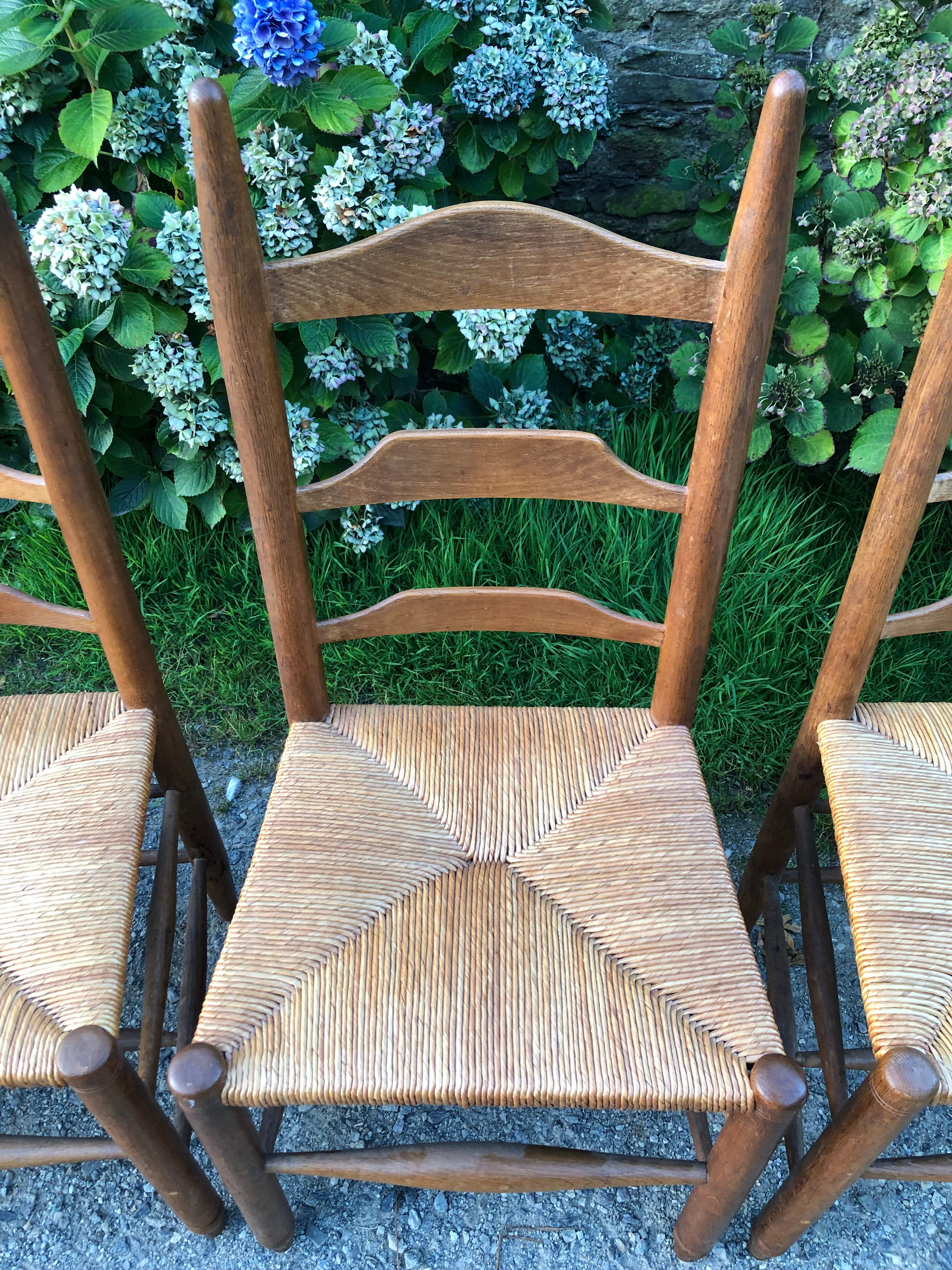 4 oak mulched chairs