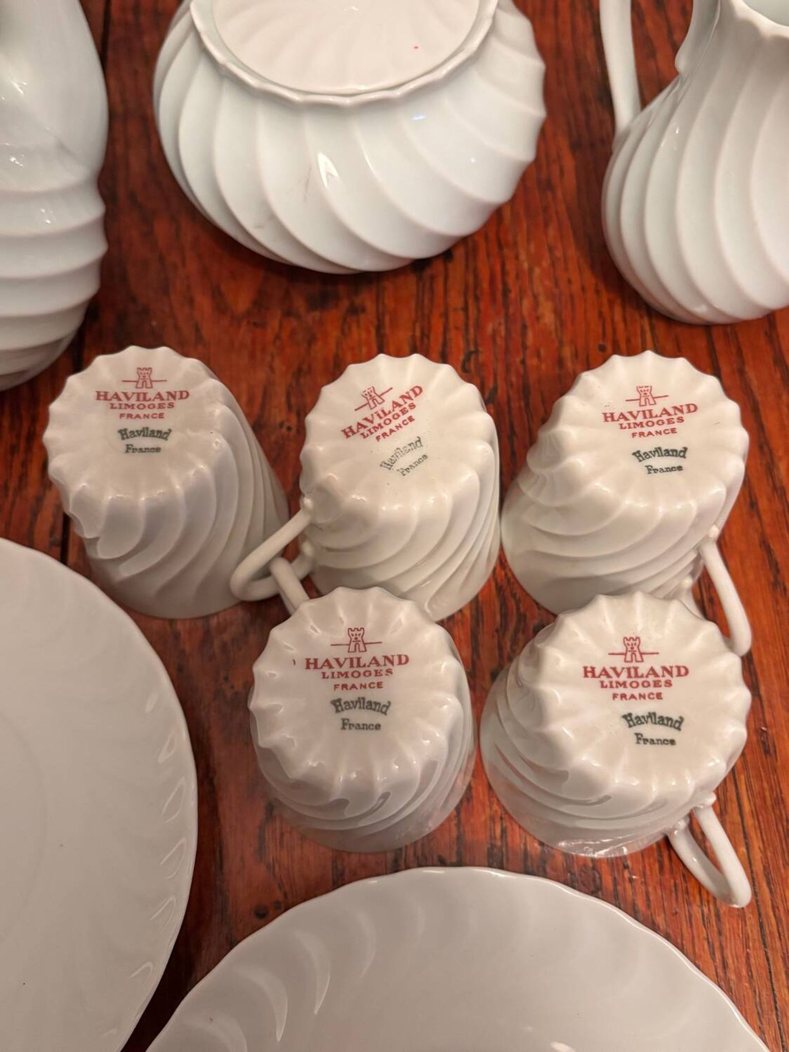 Vintage Haviland Limoges coffee service, 12 pieces in excellent condition.