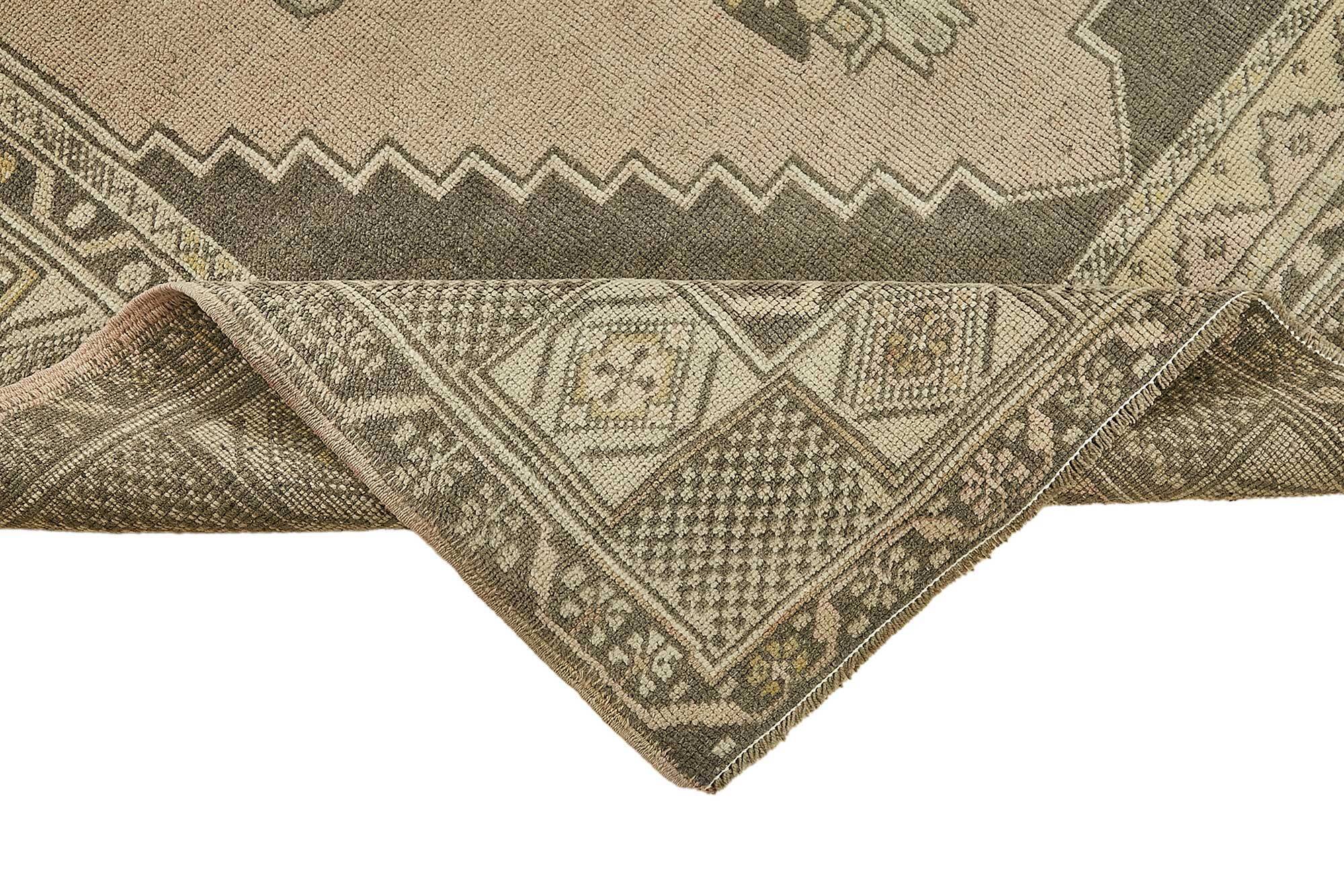 Turkish Vintage Anatolian Rug 147 cm x 223 cm