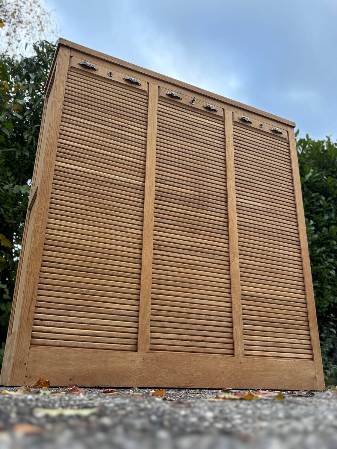 Triple roll-top filing cabinet