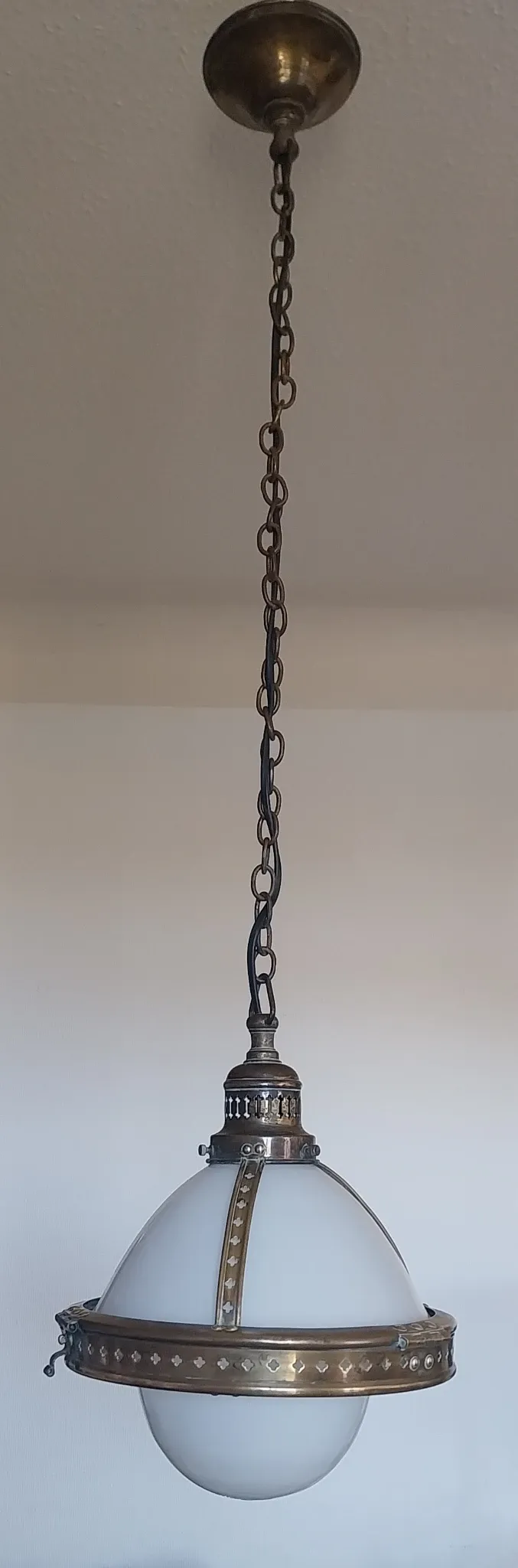 Suspension laiton et opaline