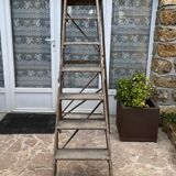 Wooden painter's stepladder